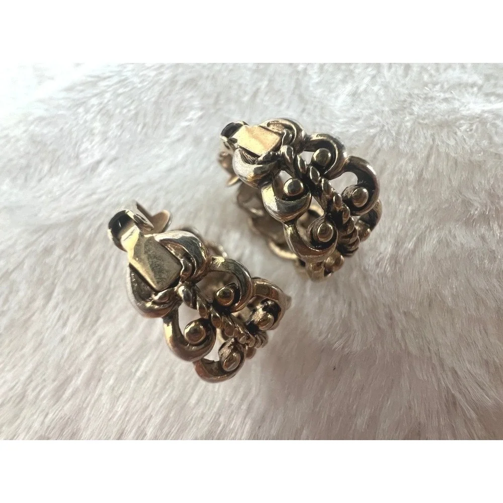 Avon Vintage Clip On J Hoop Earrings‎ Gold Tone Openwork Scroll Rope Baroque 80s